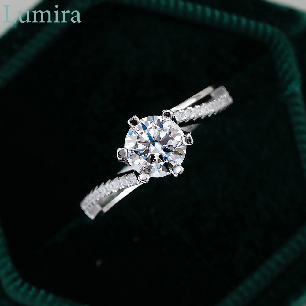 Moissanite Engagement Ring 1 Carat - 루미라 스파클링 트위스티드 암 모이사나이트 플래티넘